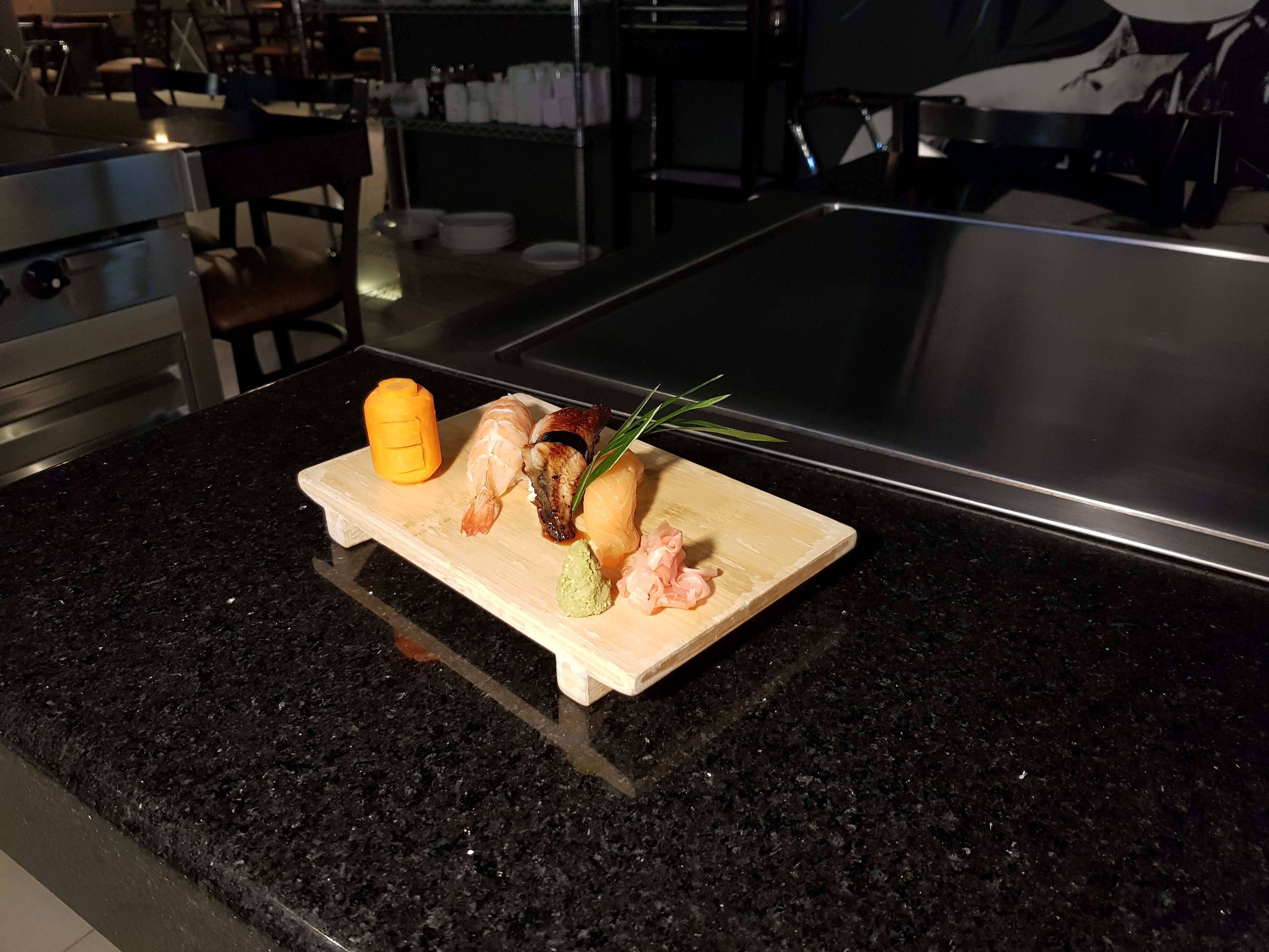 Comida japonesa preparada al momento